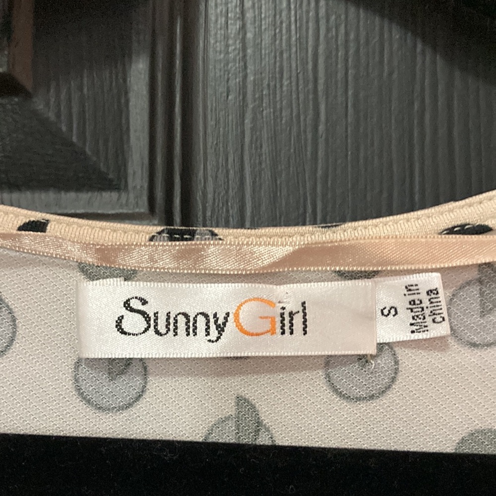 SunnyGirl🖤Womens Light Tan Short Sleeve Dress Size Sm Excellent condition - Picture 6 of 10